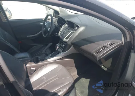 2013 Ford Focus Se z USA, uszkodzony, nr VIN 1FADP3K26DL254058